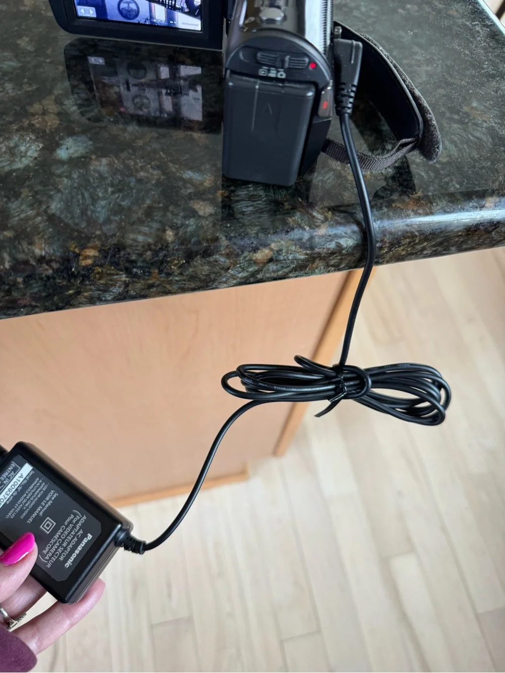 Panasonic HDC-TM80K (16 GB) High Definition AVCHD Camcorder
